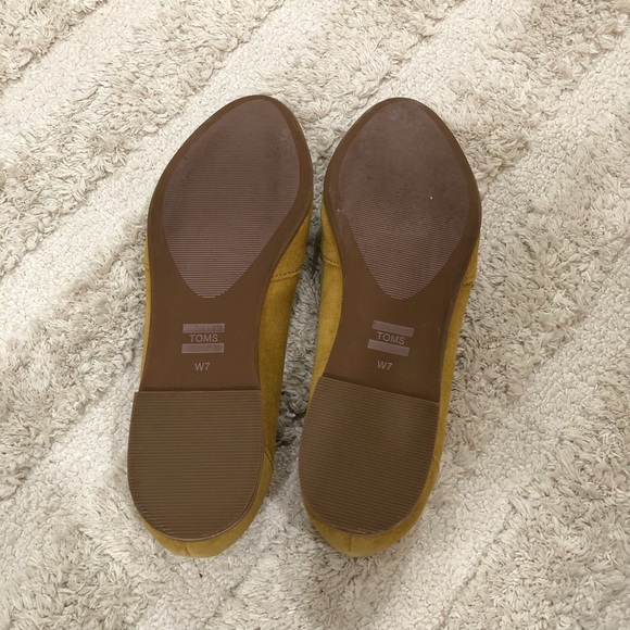 TOMS Women's Mustard Yellow Flats🐝 - Picture 3 of 6